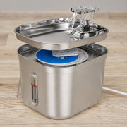 Close-up detail of the stainless-steel sensor water fountain — 2 l